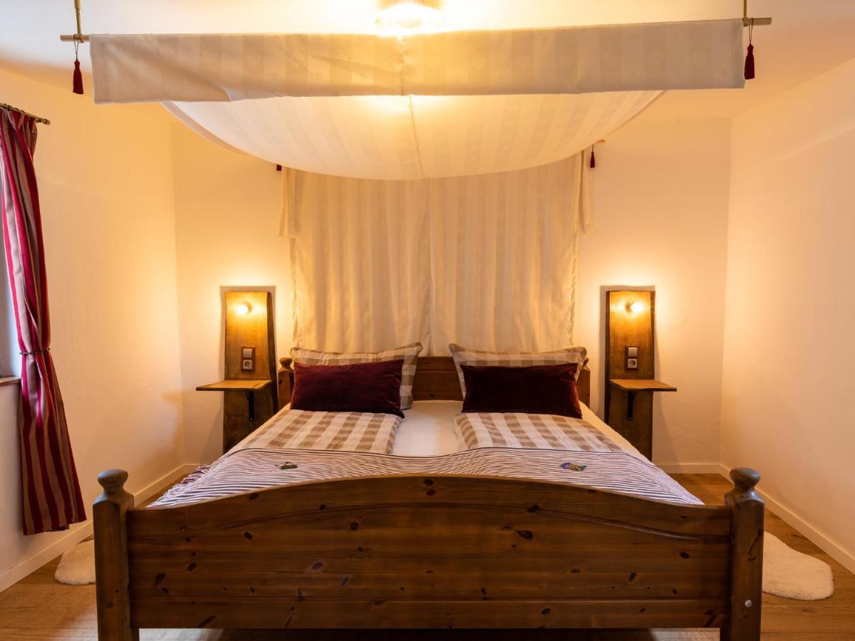 Wohnen Auf Der Ritterburg Villa Hassmersheim Bagian luar foto